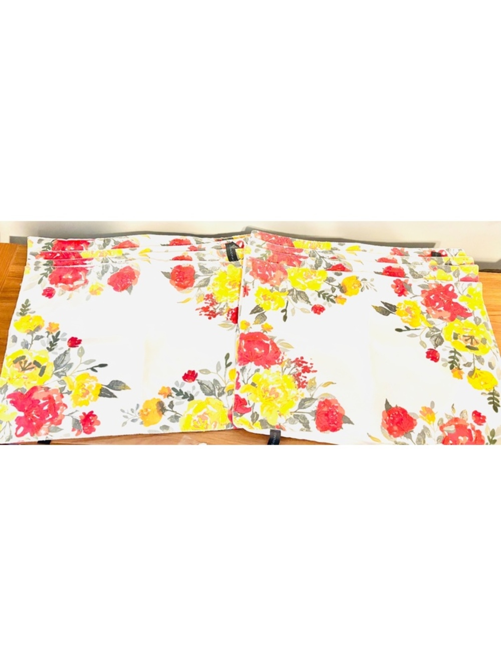 8 Cynthia Rowley Fabric 13” x 9” Floral Watercolor Style Placemats